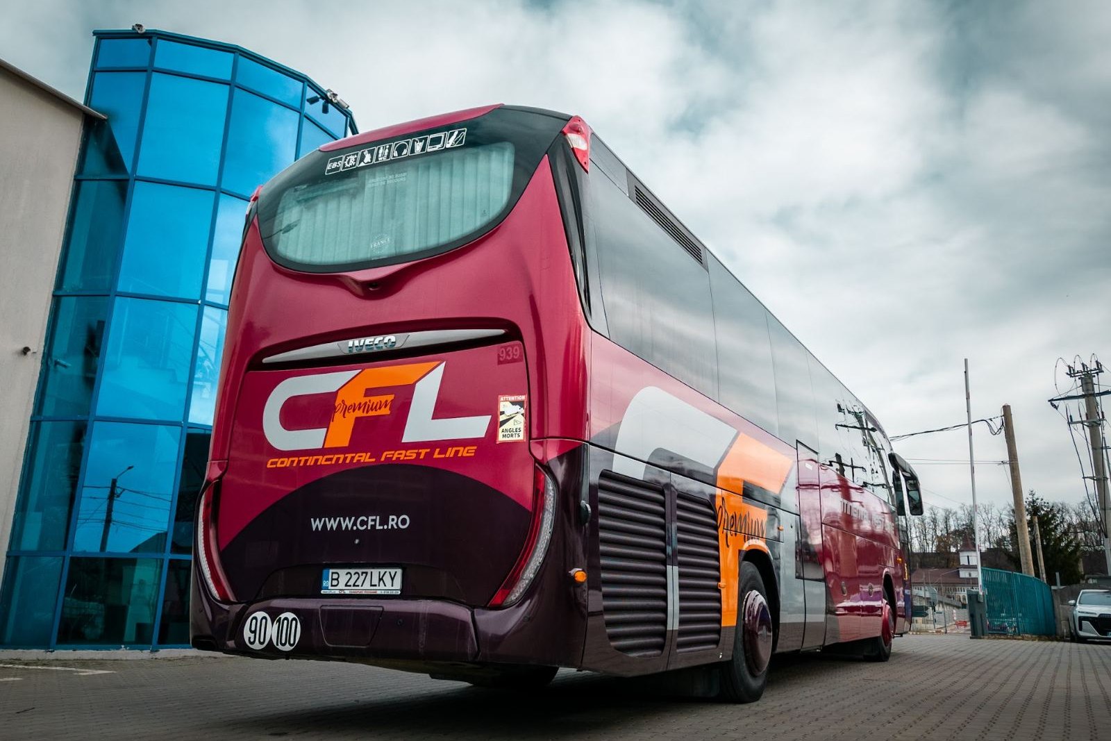 Iveco Magelys CFL, vedere din spate la sediul Continental Fast Line
