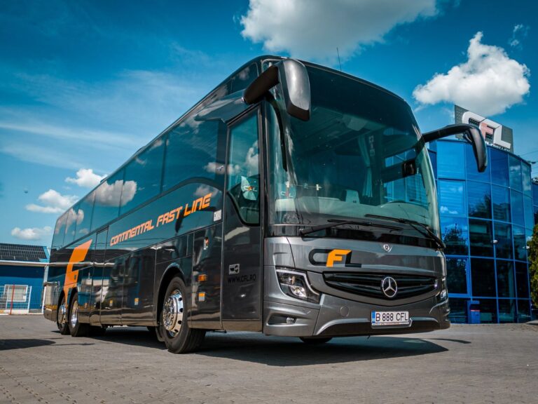 Mercedes Tourismo 50+1+1 seats, 3 axles