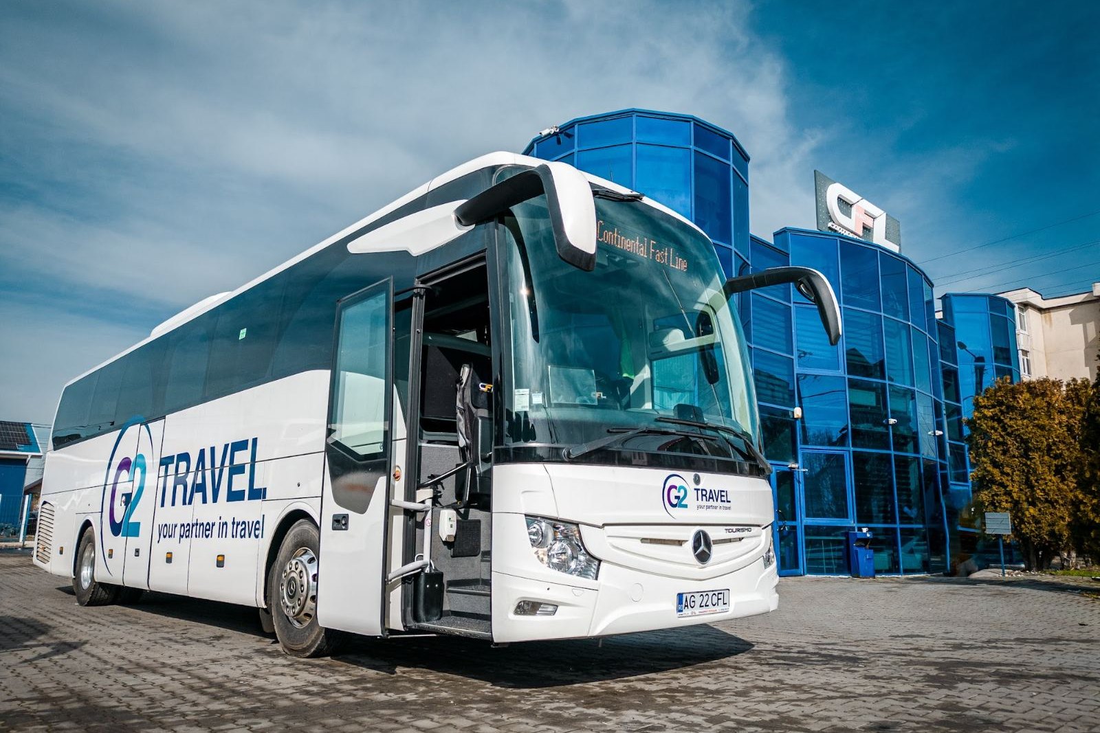 Mercedes Tourismo 49 locuri, autocar CFL la sediul Continental Fast Line