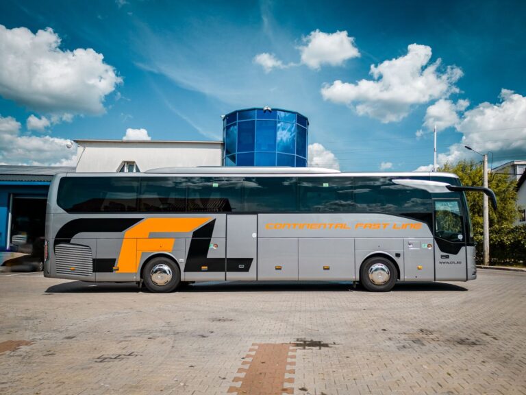 Mercedes Tourismo Premium 50+1+1 locuri