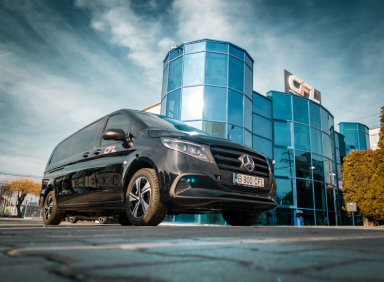 Mercedes Vito Tourer 8+1 locuri